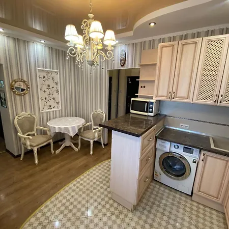 Stylish High-tech On Zabol Apartment